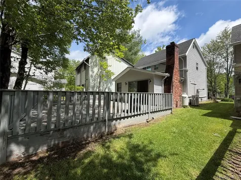 8 Peter Way Kiamesha Lake NY 12751