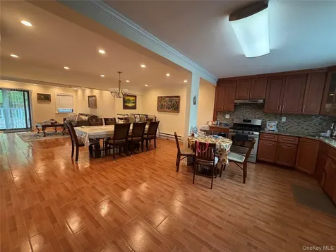 8 Peter Way Kiamesha Lake NY 12751