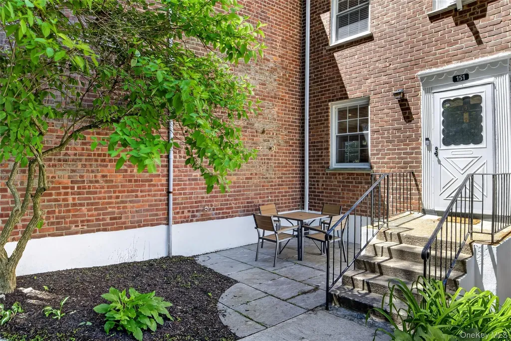 17 Fieldstone Drive Hartsdale NY 10530