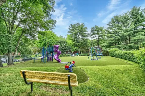 17 Fieldstone Drive Hartsdale NY 10530
