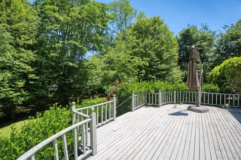 49 The Birches Roslyn Estates NY 11576