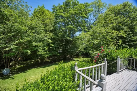 49 The Birches Roslyn Estates NY 11576