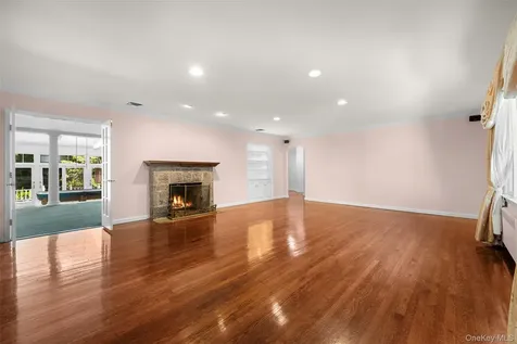 49 The Birches Roslyn Estates NY 11576