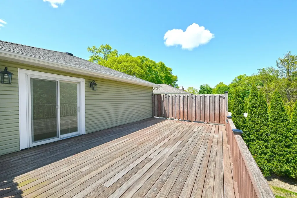 44 Derby Avenue Greenlawn NY 11740