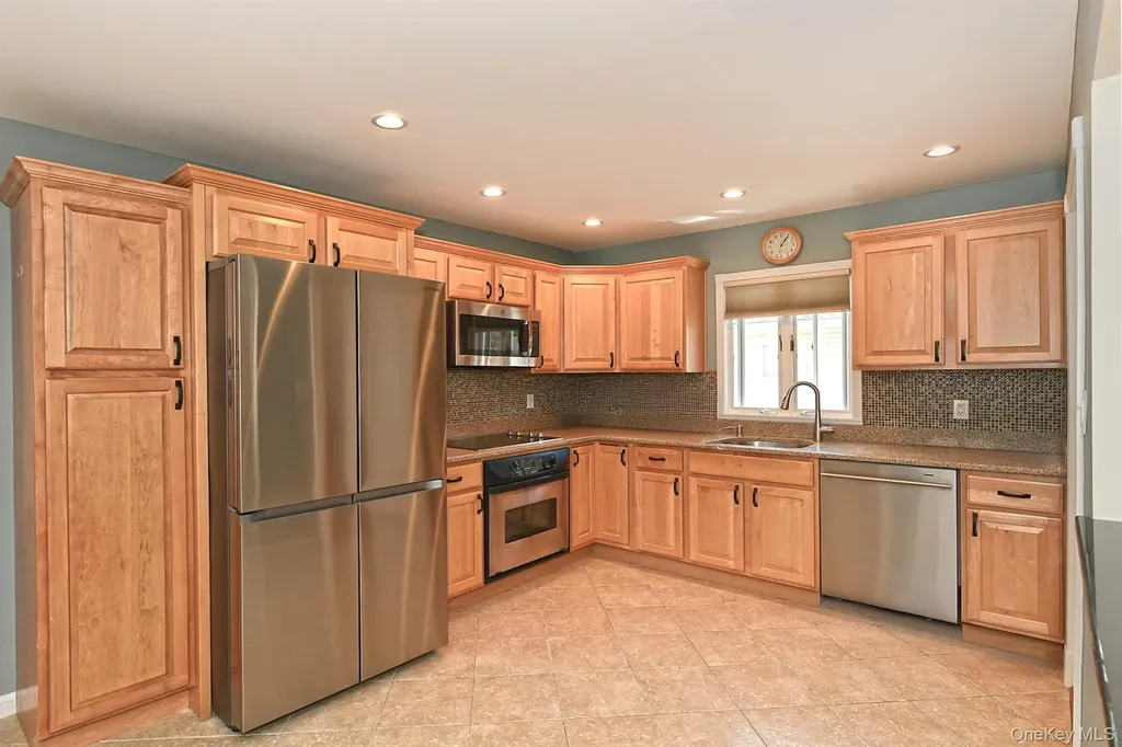 44 Derby Avenue Greenlawn NY 11740
