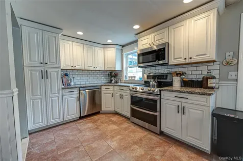 4 Country Greens Drive Holtsville NY 11742