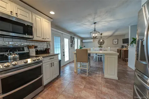 4 Country Greens Drive Holtsville NY 11742
