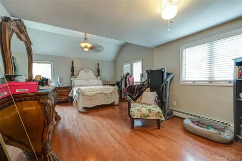 4 Country Greens Drive Holtsville NY 11742
