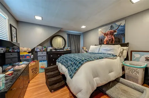 4 Country Greens Drive Holtsville NY 11742