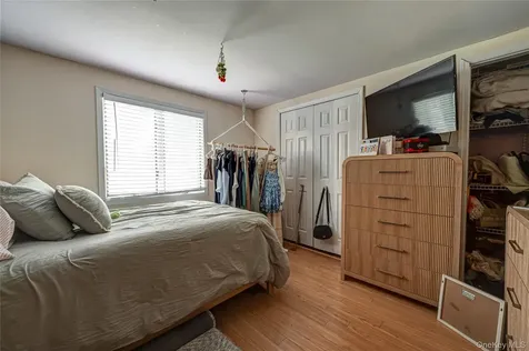 4 Country Greens Drive Holtsville NY 11742