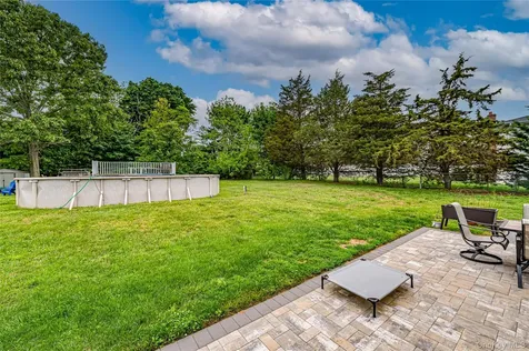 4 Country Greens Drive Holtsville NY 11742
