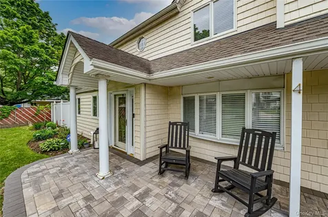 4 Country Greens Drive Holtsville NY 11742