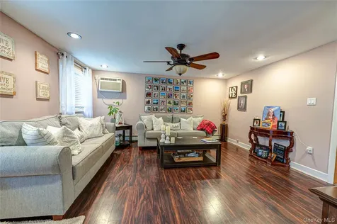 4 Country Greens Drive Holtsville NY 11742