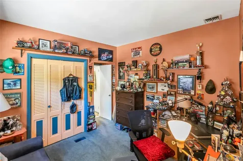 25 Del Place Hauppauge NY 11788