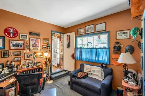 25 Del Place Hauppauge NY 11788
