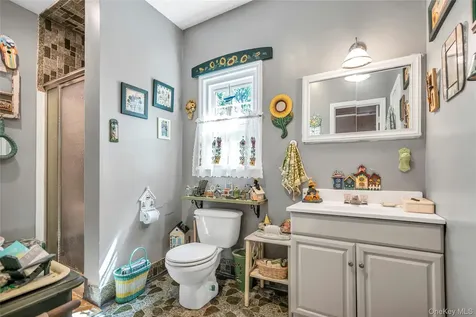 25 Del Place Hauppauge NY 11788