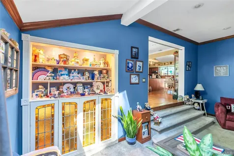 25 Del Place Hauppauge NY 11788