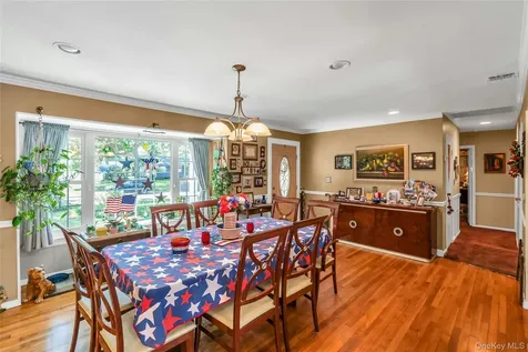 25 Del Place Hauppauge NY 11788
