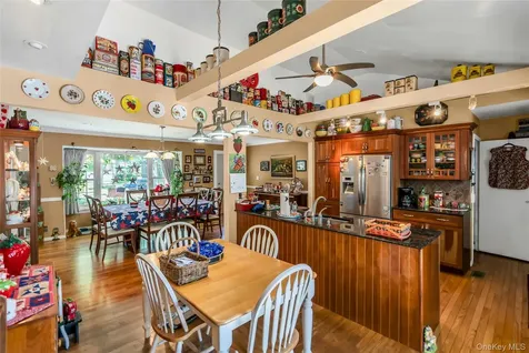 25 Del Place Hauppauge NY 11788