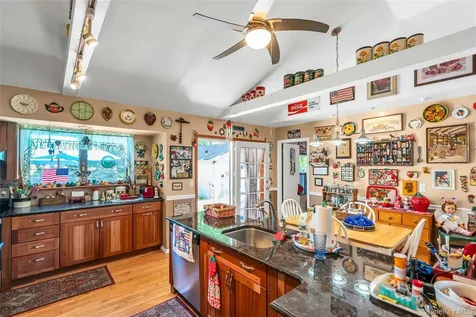 25 Del Place Hauppauge NY 11788