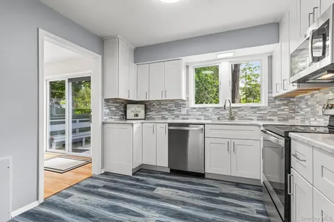 31 Old Farms Road Poughkeepsie NY 12603