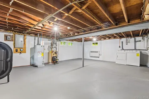 31 Old Farms Road Poughkeepsie NY 12603