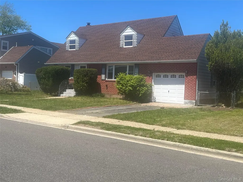 44 Ontario Avenue Plainview NY 11803