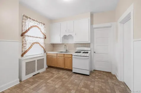 123 Oliver Avenue Yonkers NY 10701