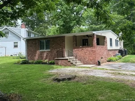 15 Roanoke Road Patterson NY 12563