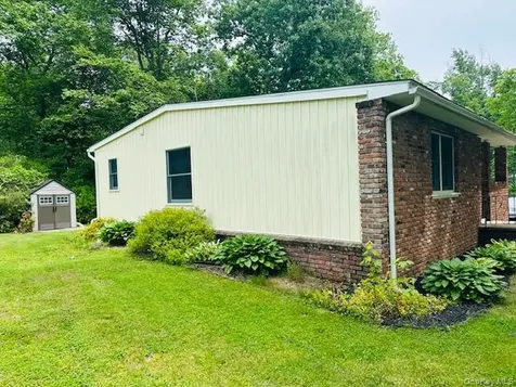 15 Roanoke Road Patterson NY 12563