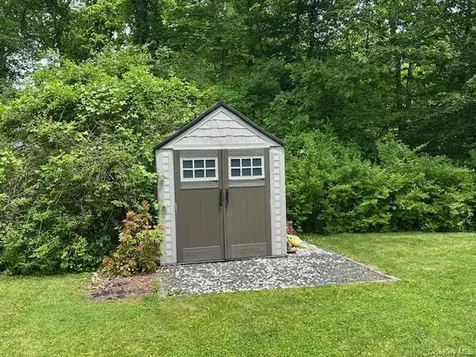 15 Roanoke Road Patterson NY 12563