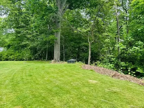 15 Roanoke Road Patterson NY 12563