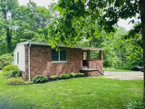15 Roanoke Road Patterson NY 12563