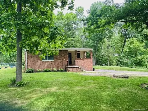 15 Roanoke Road Patterson NY 12563