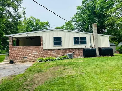 15 Roanoke Road Patterson NY 12563
