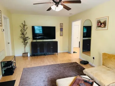 15 Roanoke Road Patterson NY 12563