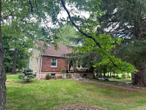8 Mountain View Suffern NY 10901