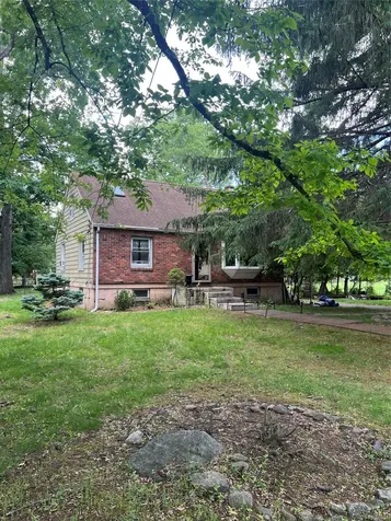 8 Mountain View Suffern NY 10901