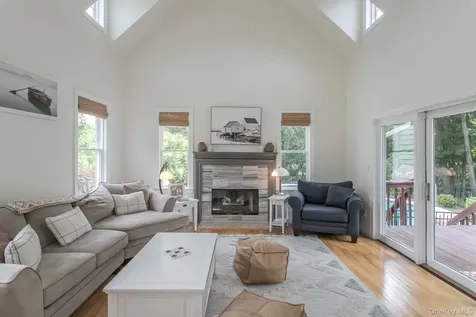 102 Beverly Road Chester NY 10918