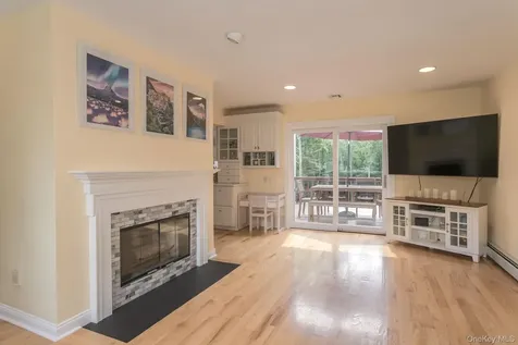 102 Beverly Road Chester NY 10918