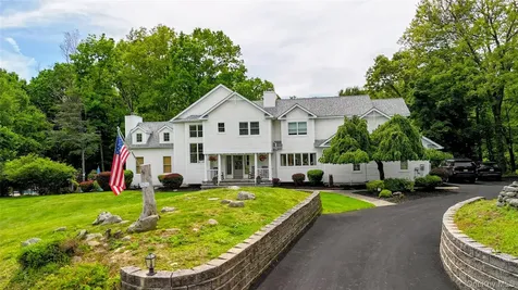 102 Beverly Road Chester NY 10918