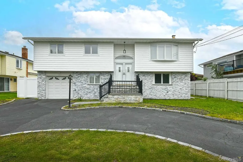 107 Beverly Road Massapequa NY 11758