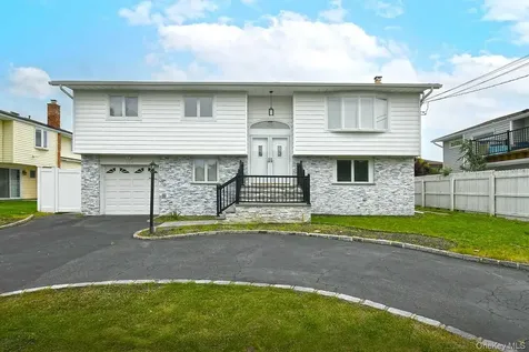 107 Beverly Road Massapequa NY 11758