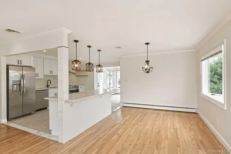 107 Beverly Road Massapequa NY 11758