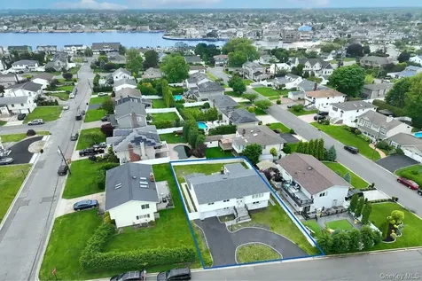 107 Beverly Road Massapequa NY 11758