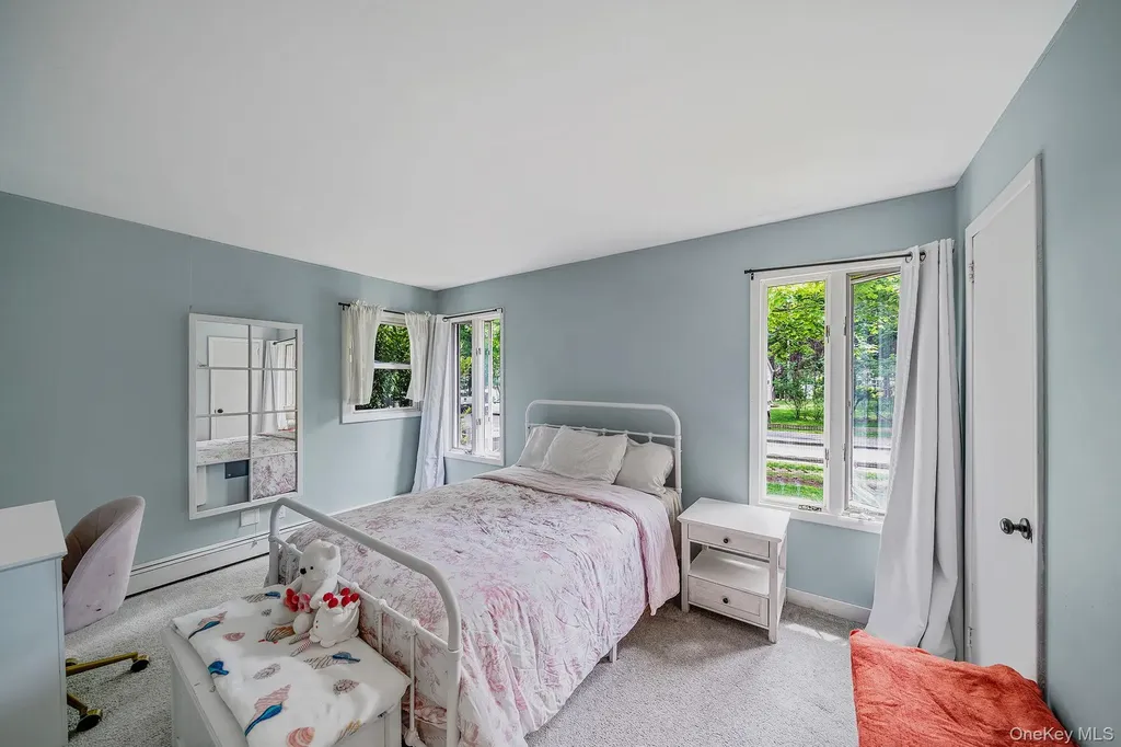 8 Hill Street E Wading River NY 11792