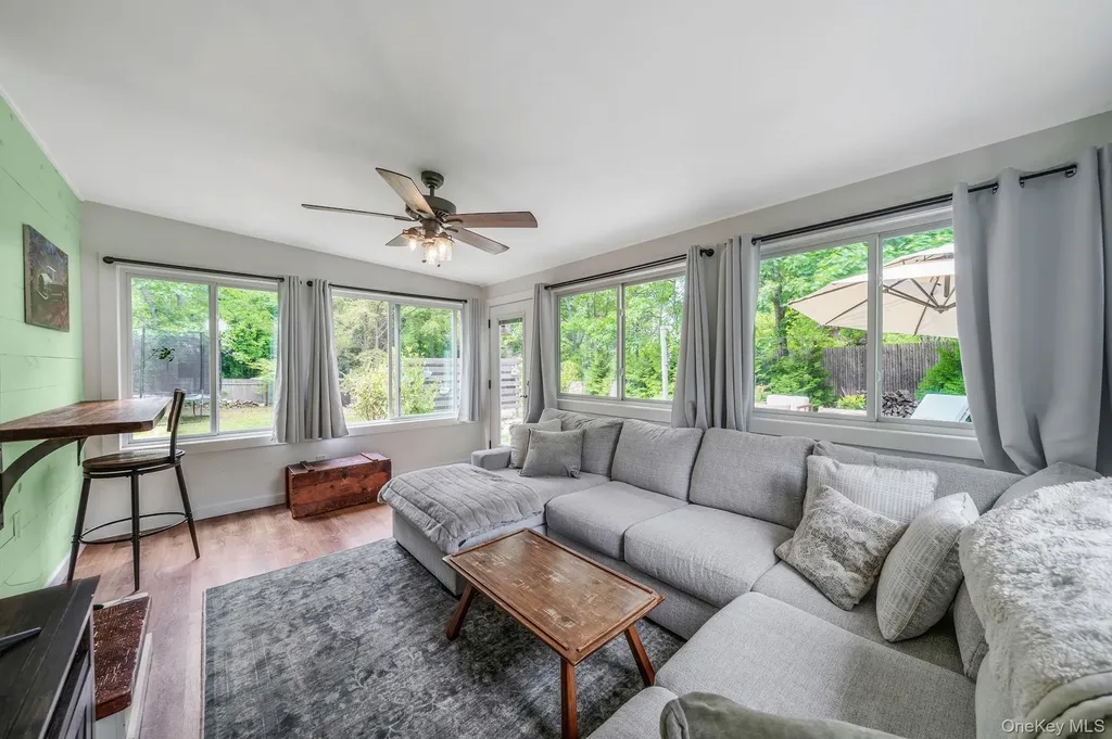 8 Hill Street E Wading River NY 11792