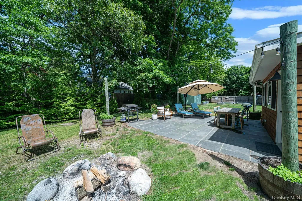 8 Hill Street E Wading River NY 11792