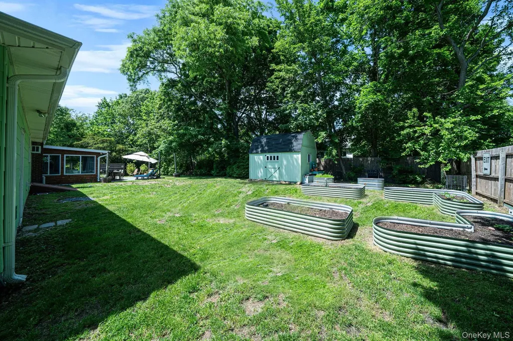 8 Hill Street E Wading River NY 11792