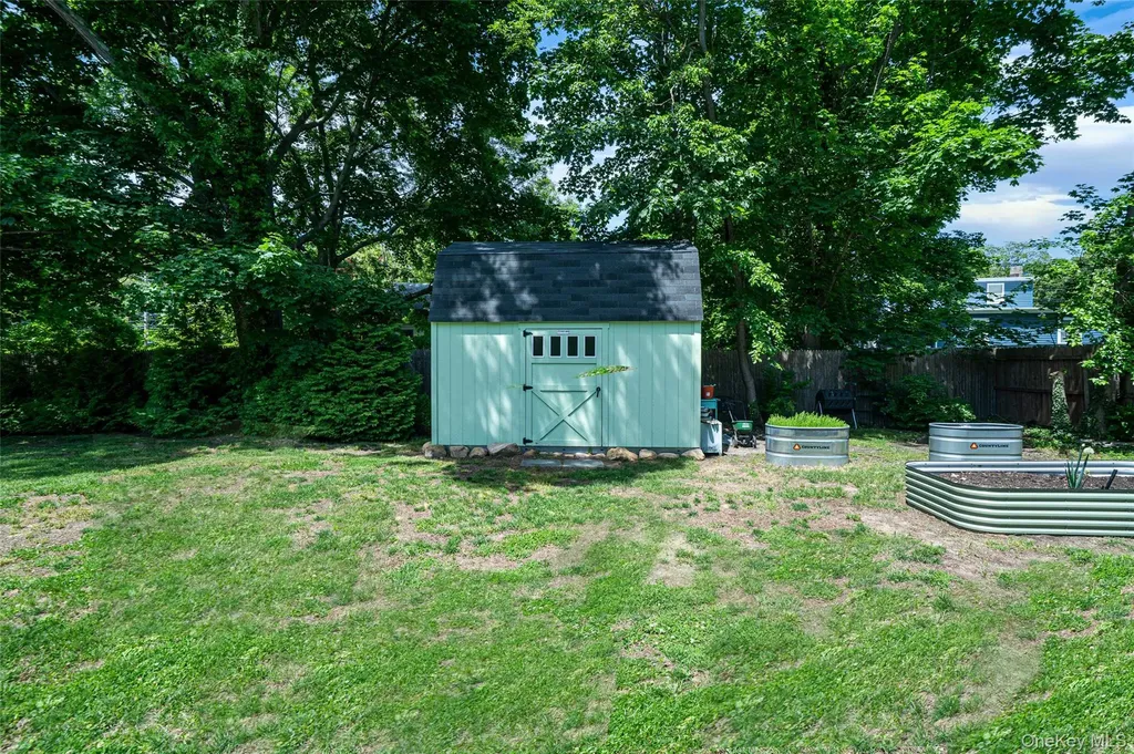 8 Hill Street E Wading River NY 11792